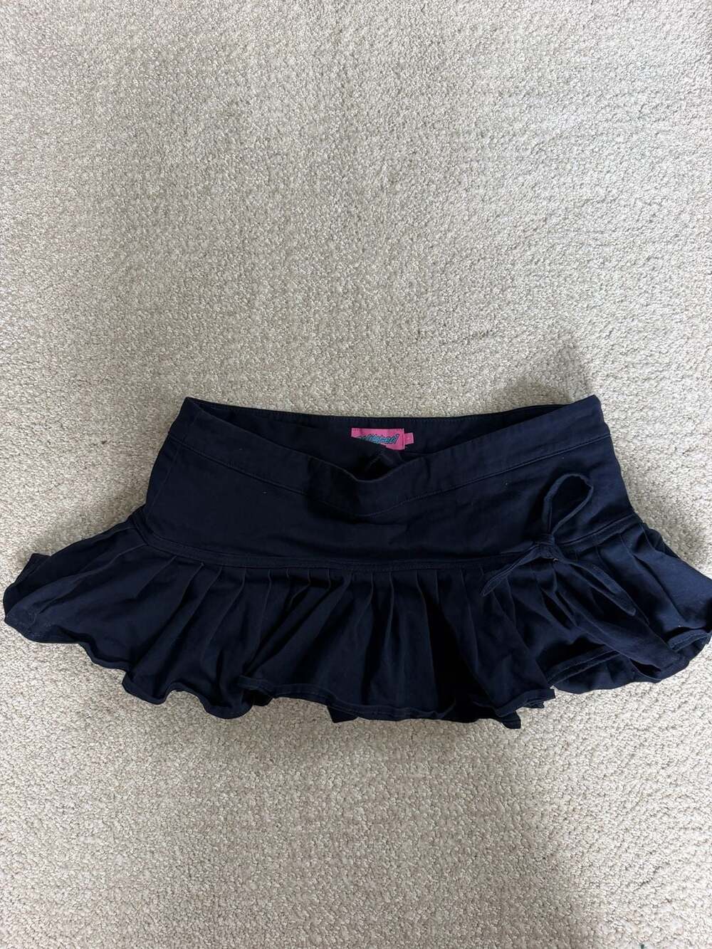 Edikted Side Bow Pleated Mini Skort